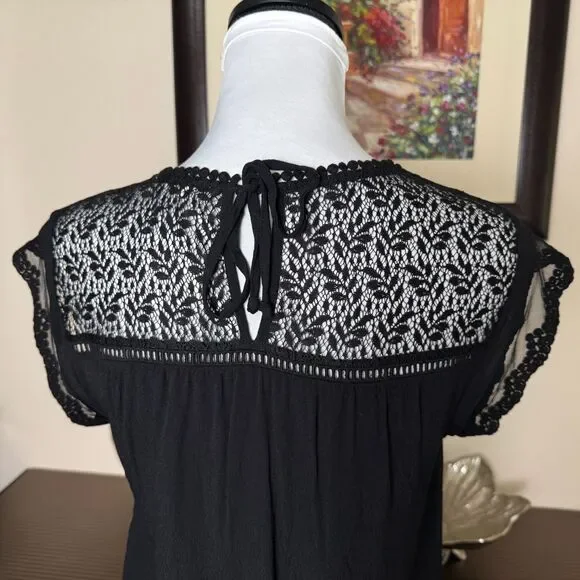 Daniel Rainn Blouse Sz M Black Rayon Ladder Stitch Lace Crochet Cap Sleeves - Picture 5 of 9